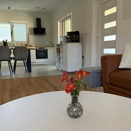 Milka Apartman Zára